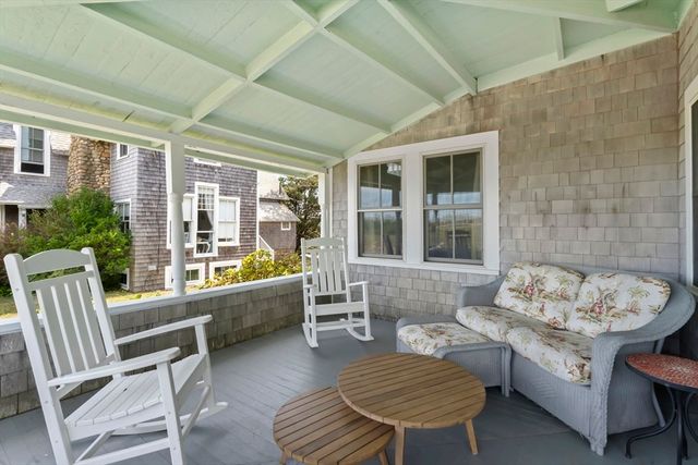 6 Brewster Ave, Oak Bluffs, MA 02557