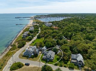 6 Brewster Ave, Oak Bluffs, MA 02557