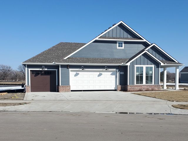 200 W Boxthorn Dr, Andover, KS 67002