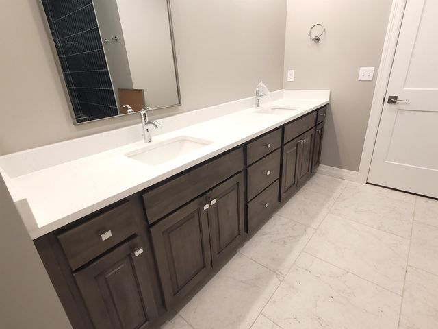 200 W Boxthorn Dr, Andover, KS 67002