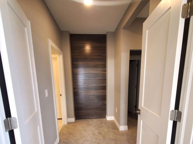 200 W Boxthorn Dr, Andover, KS 67002