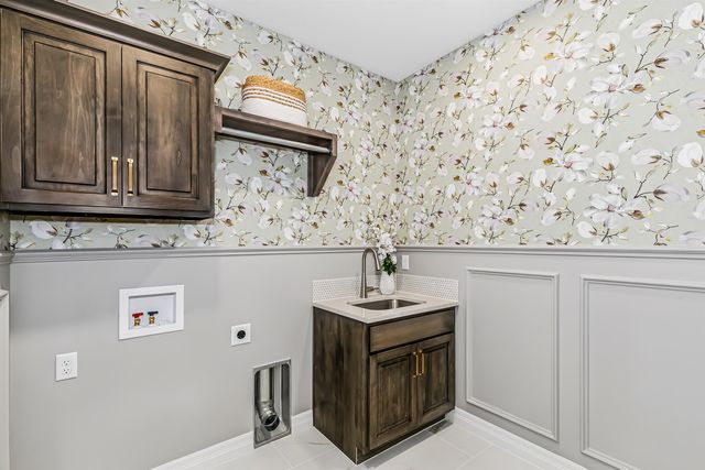 200 W Boxthorn Dr, Andover, KS 67002