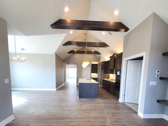 200 W Boxthorn Dr, Andover, KS 67002