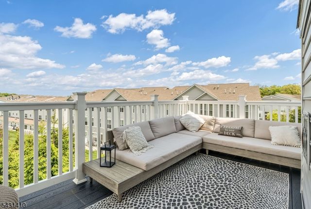 137 Aspen Dr, Cedar Grove Twp., NJ 07009