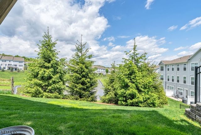 137 Aspen Dr, Cedar Grove Twp., NJ 07009