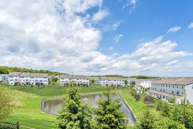 137 Aspen Dr, Cedar Grove Twp., NJ 07009