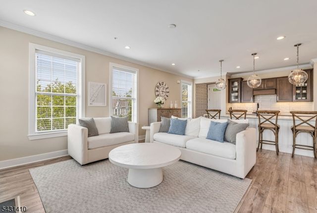 137 Aspen Dr, Cedar Grove Twp., NJ 07009