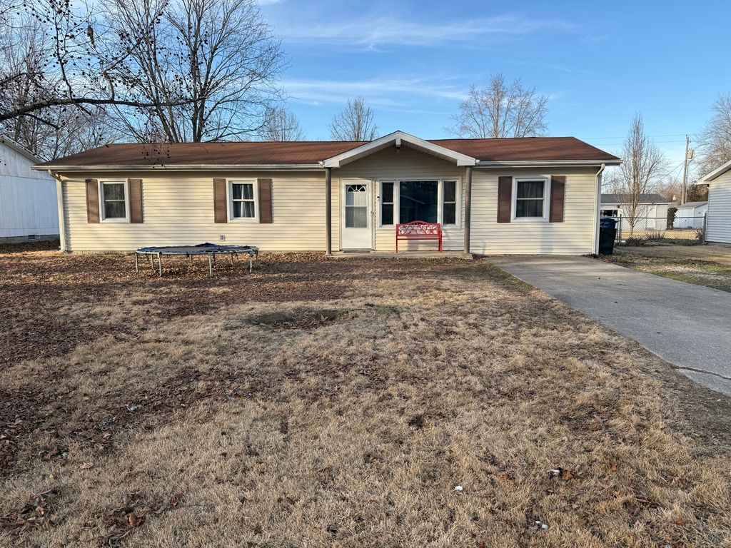 1516 Triangle Street, Mt Vernon, IL 62864