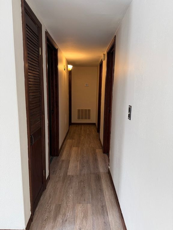 Image 15 of property listing at 1516 Triangle Street, Mt Vernon, IL 62864