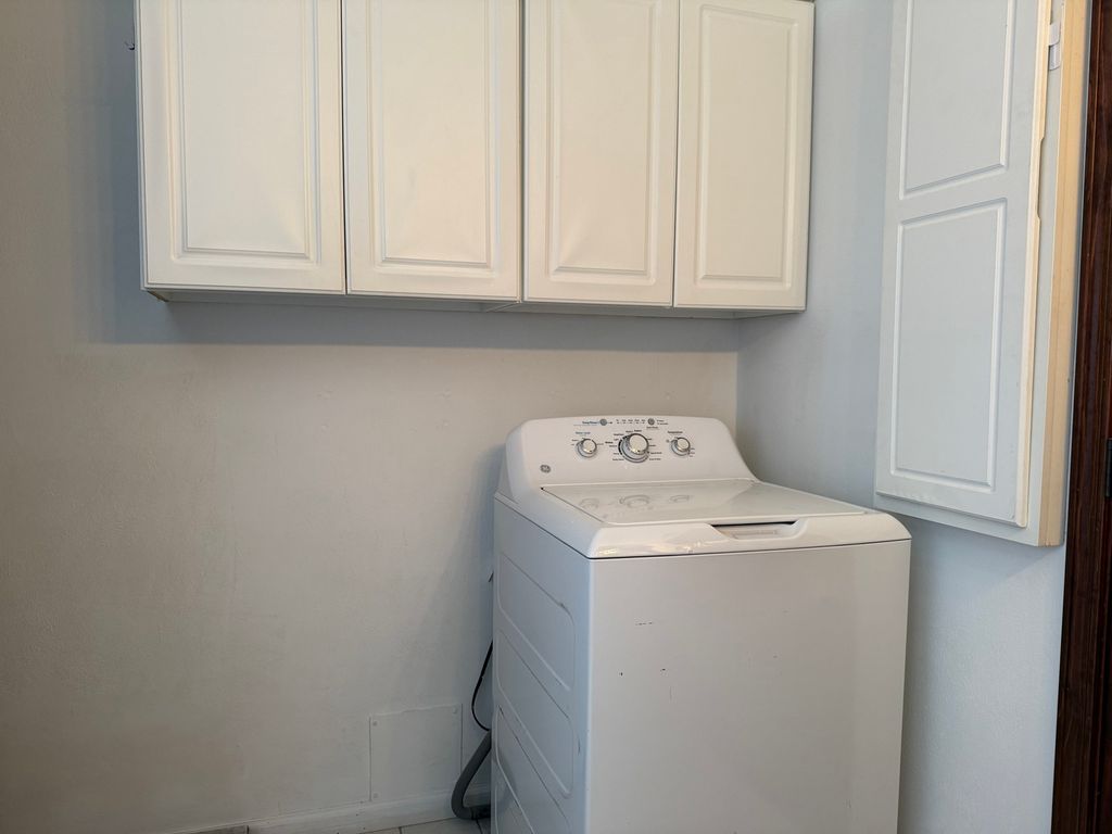 Image 20 of property listing at 1516 Triangle Street, Mt Vernon, IL 62864