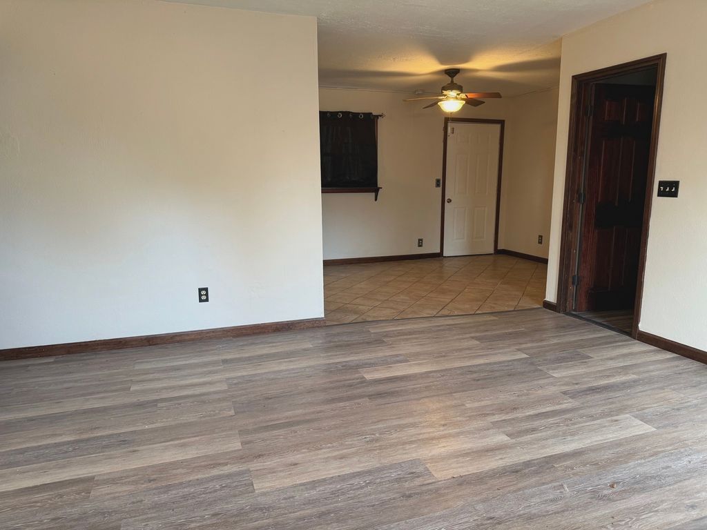 Image 30 of property listing at 1516 Triangle Street, Mt Vernon, IL 62864