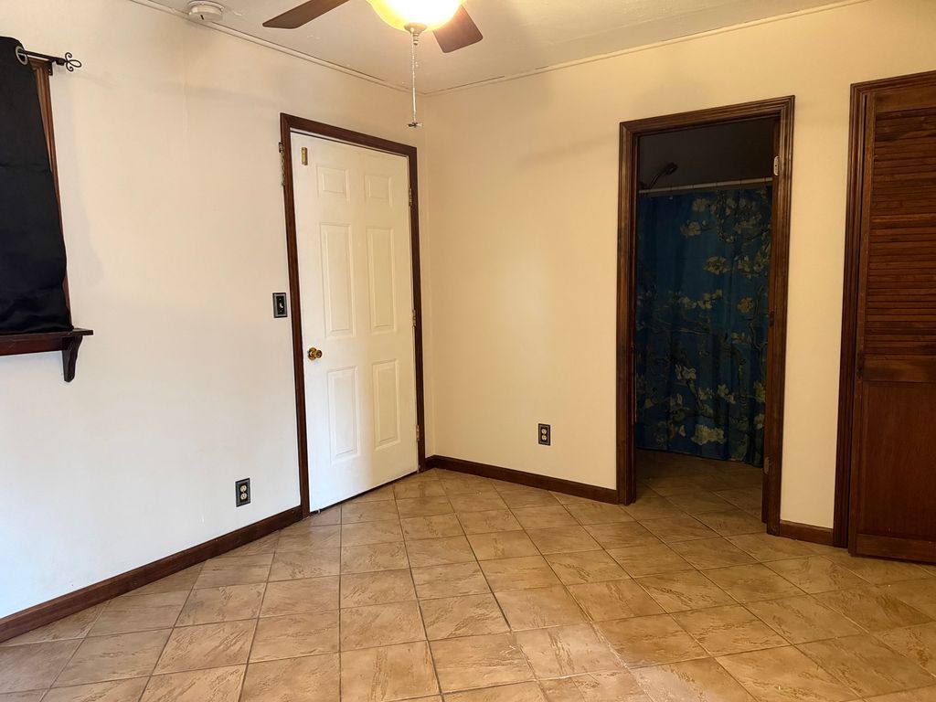 Image 33 of property listing at 1516 Triangle Street, Mt Vernon, IL 62864