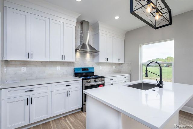 2323 Baltimore, Davison, MI 48423