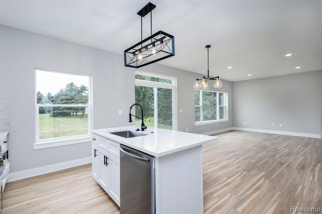 2323 Baltimore, Davison, MI 48423