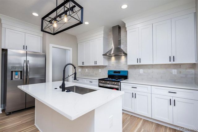 2323 Baltimore, Davison, MI 48423