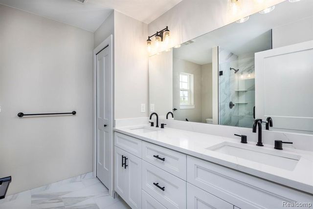 2323 Baltimore, Davison, MI 48423