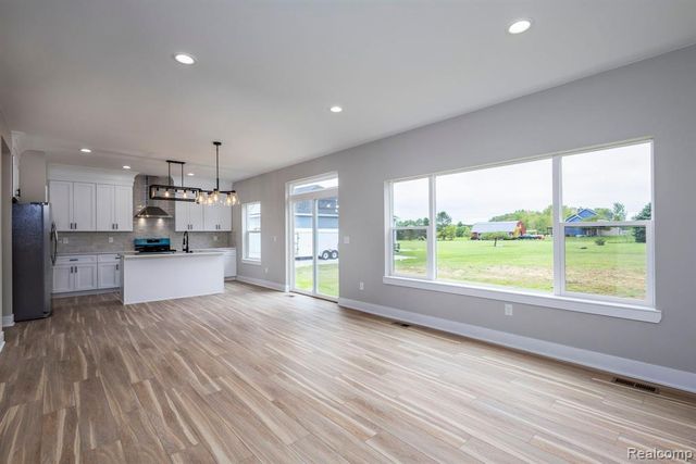 2323 Baltimore, Davison, MI 48423