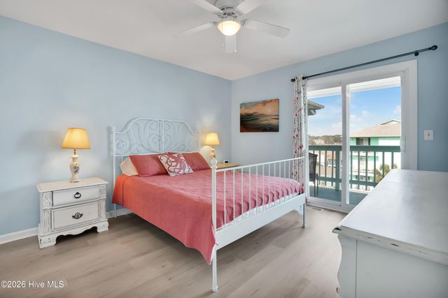 1013 Carolina Beach Avenue N 3d, Carolina Beach, NC 28428