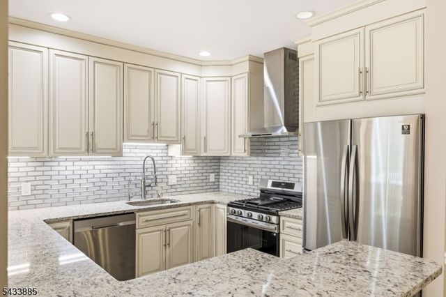 103 Emily Pl, Parsippany-troy Hills Twp., NJ 07054