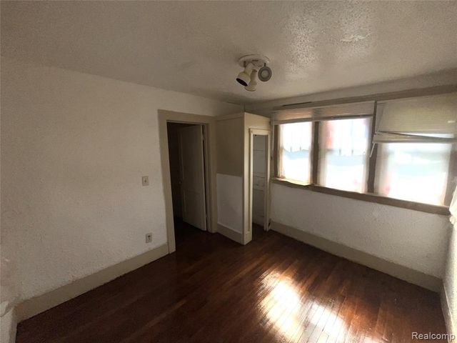 106 Geneva Street, Highland Park, MI 48203