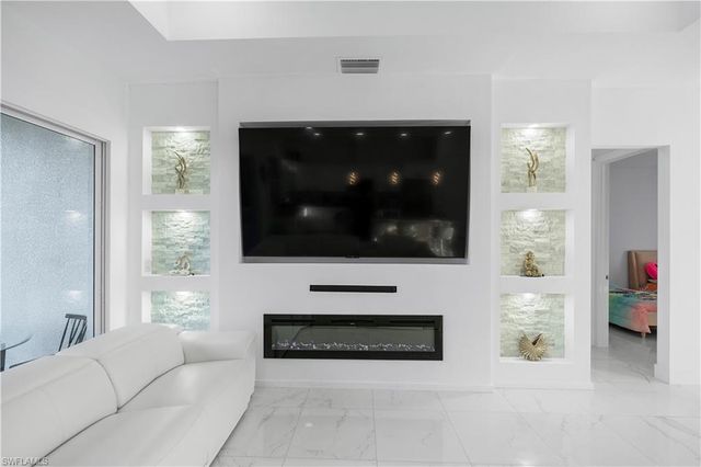 453 Lillon AVE S, Lehigh Acres, FL 33974