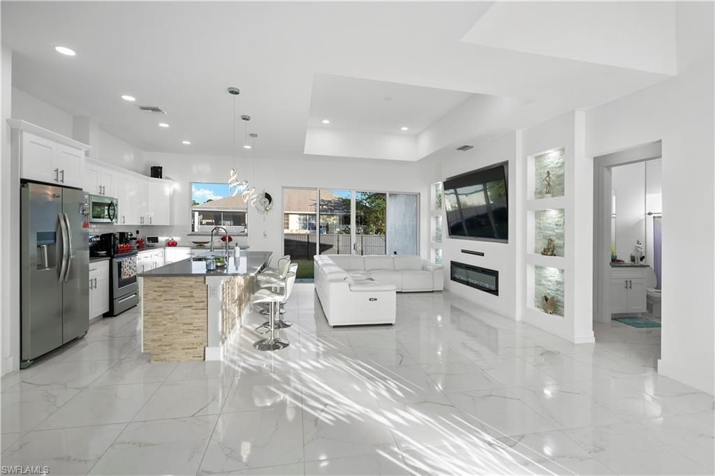 453 Lillon AVE S, Lehigh Acres, FL 33974