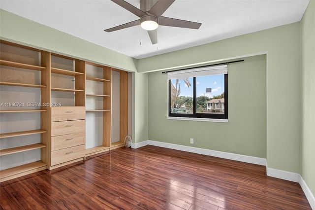 11160 NW 37th St, Sunrise, FL 33351