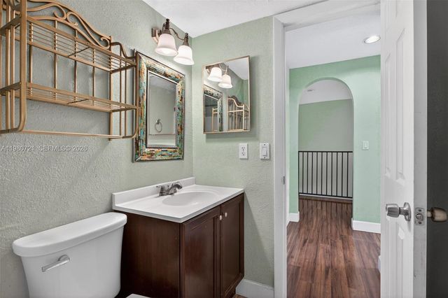 11160 NW 37th St, Sunrise, FL 33351