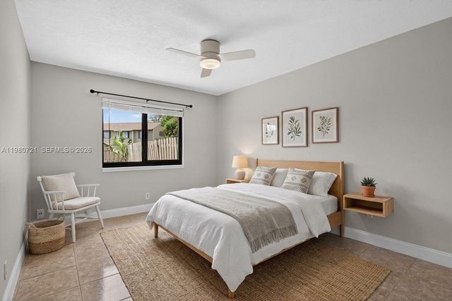 11160 NW 37th St, Sunrise, FL 33351