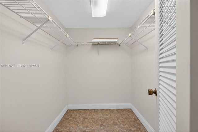 11160 NW 37th St, Sunrise, FL 33351