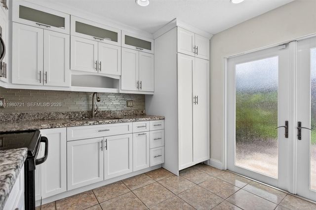 11160 NW 37th St, Sunrise, FL 33351