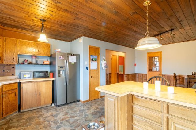 430 8th Avenue NW, Valley City, ND 58072