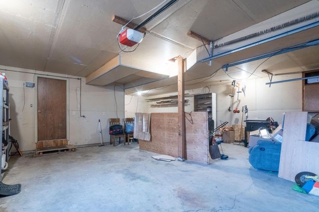 430 8th Avenue NW, Valley City, ND 58072