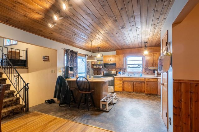 430 8th Avenue NW, Valley City, ND 58072