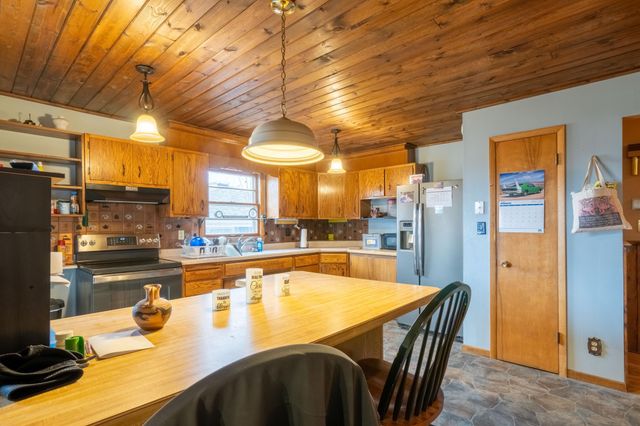 430 8th Avenue NW, Valley City, ND 58072