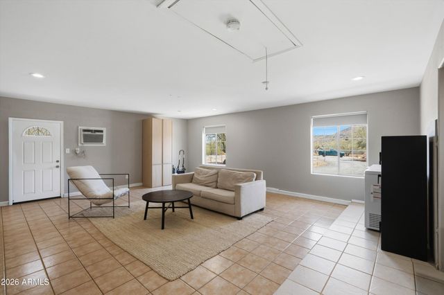 44814 N 10TH Street, New River, AZ 85087