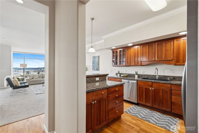 320 E 32nd St #301, Tacoma, WA 98404