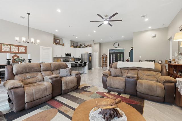 13096 Mill Creek Drive S, Plantersville, TX 77363