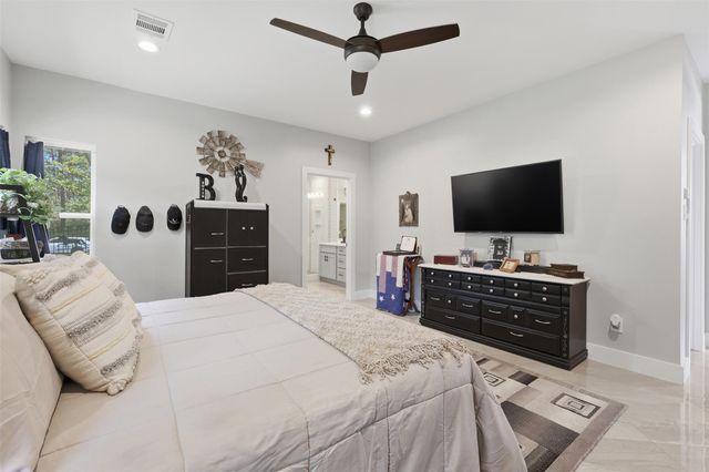 13096 Mill Creek Drive S, Plantersville, TX 77363