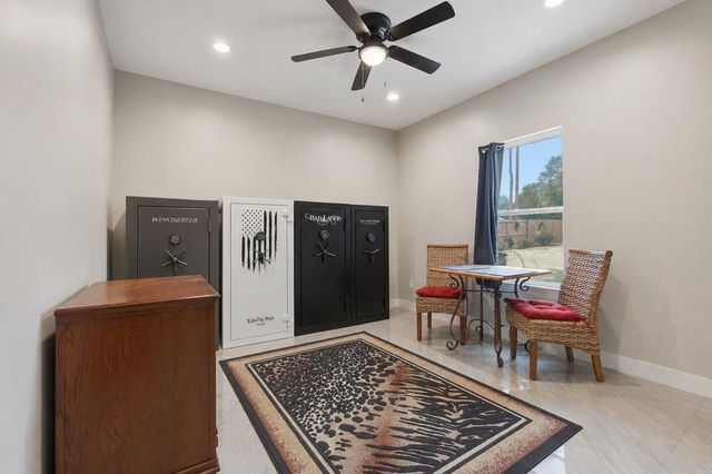 13096 Mill Creek Drive S, Plantersville, TX 77363