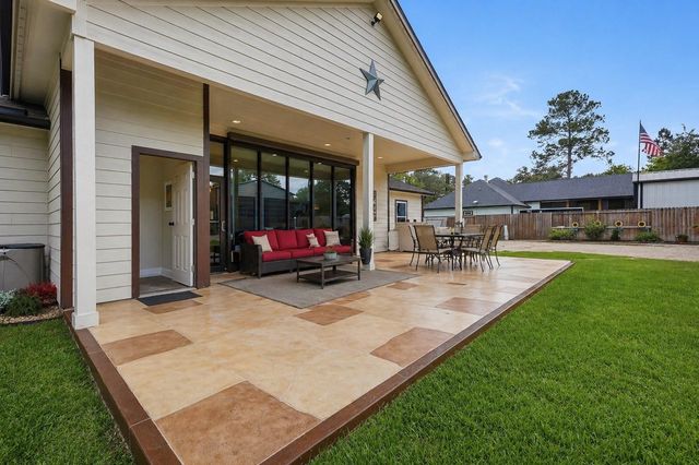 13096 Mill Creek Drive S, Plantersville, TX 77363