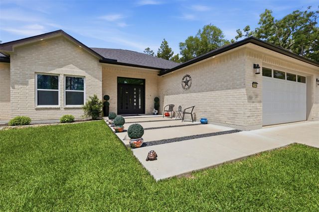 13096 Mill Creek Drive S, Plantersville, TX 77363