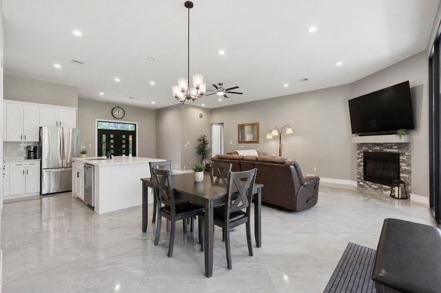 13096 Mill Creek Drive S, Plantersville, TX 77363