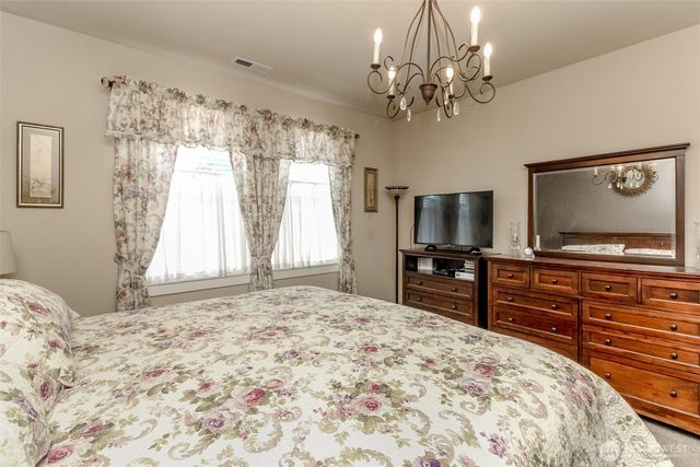 5009 N 13th Street, Tacoma, WA 98406