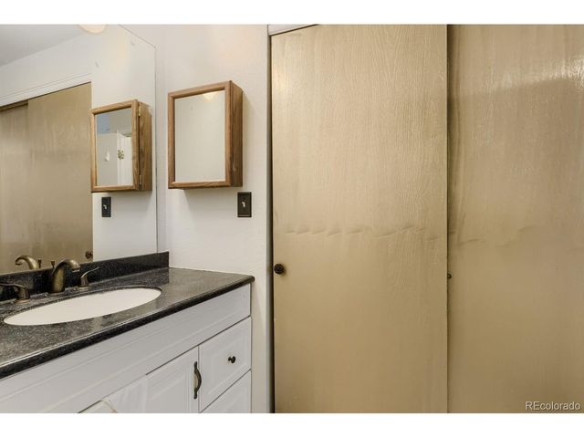 2938 S Parker Ct, Aurora, CO 80014