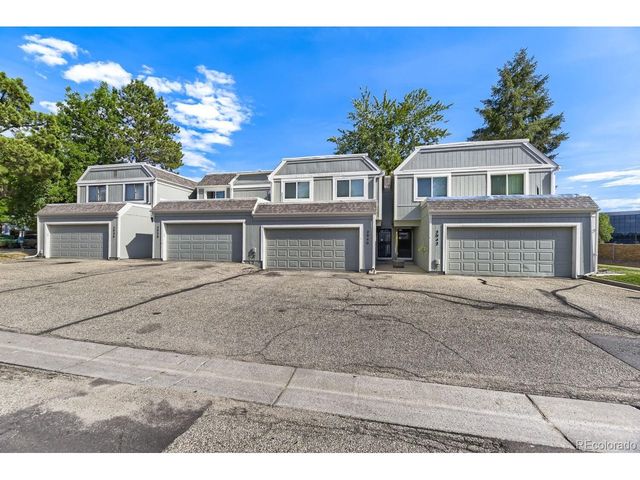 2938 S Parker Ct, Aurora, CO 80014