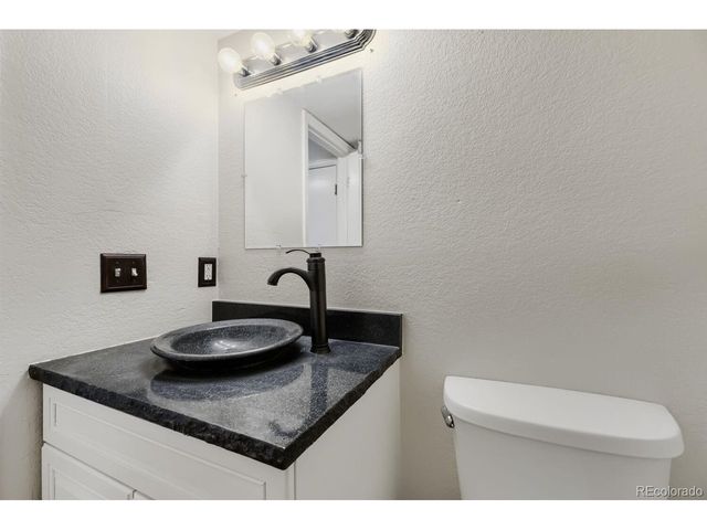 2938 S Parker Ct, Aurora, CO 80014