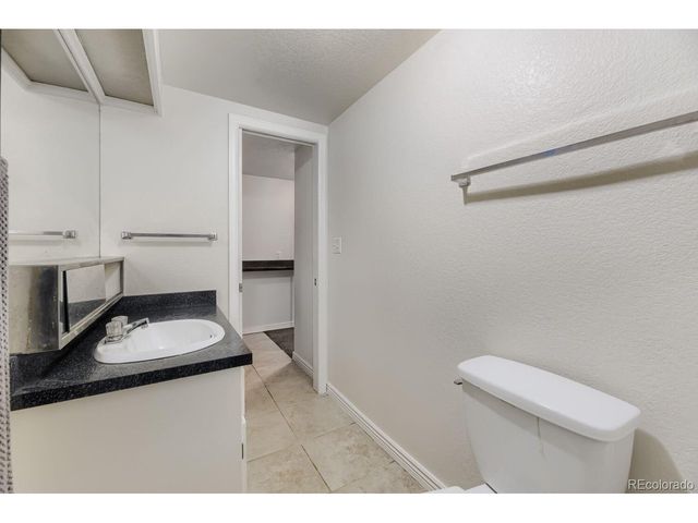 2938 S Parker Ct, Aurora, CO 80014