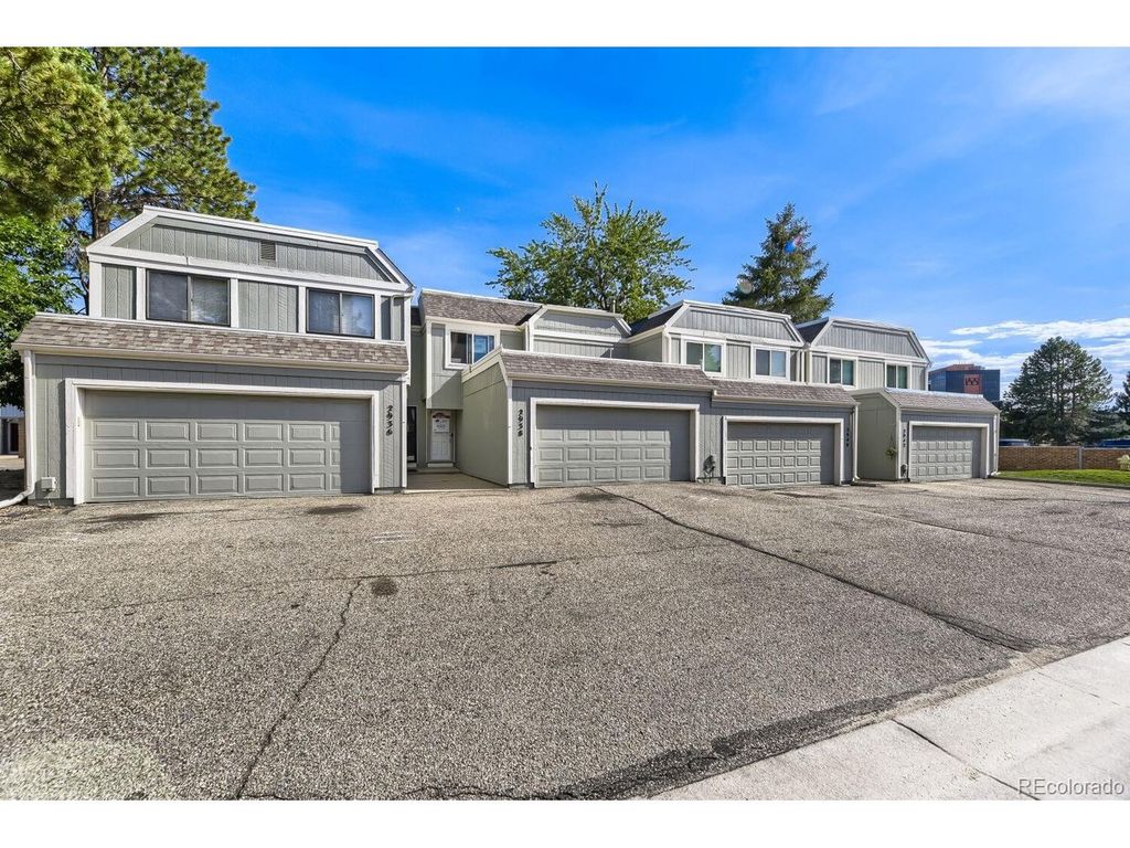 2938 S Parker Ct, Aurora, CO 80014