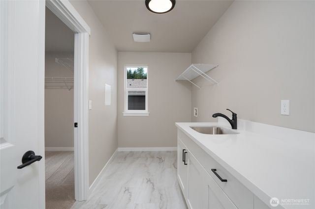 2447 SW Ridgeway Drive, Oak Harbor, WA 98277